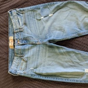 Hollister Distressed Super Skinny Jeans (Size 9R)